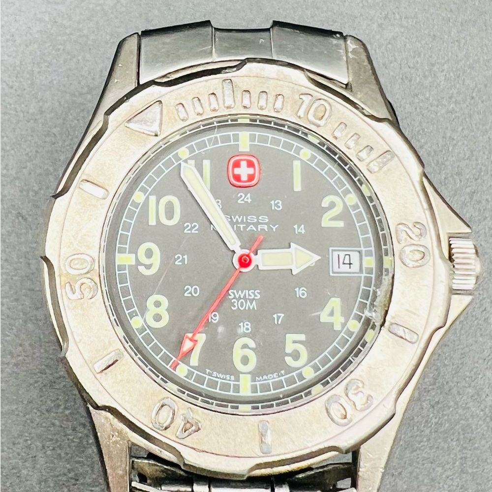 Pre-owned Men’s Swiss Military Silver Watch New battery Installed